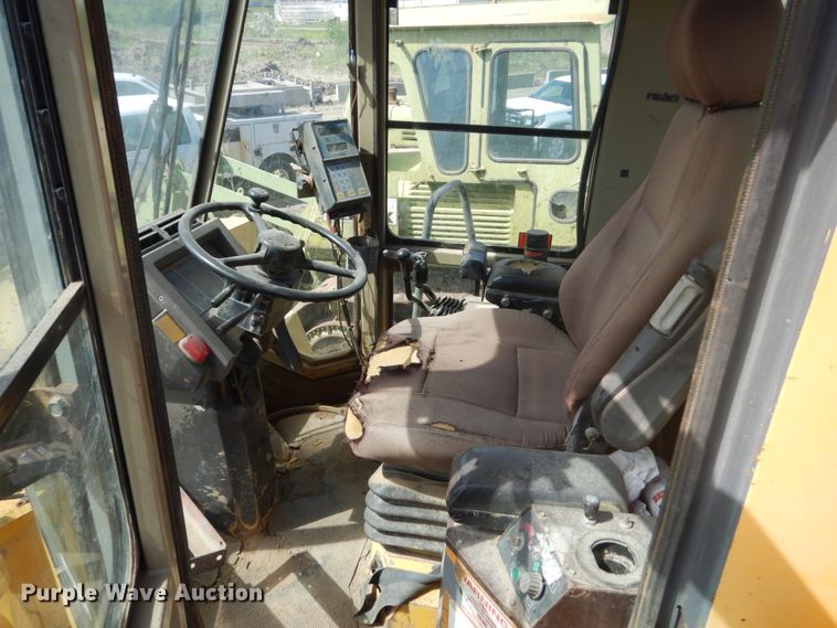 image for item GA9037 1997 Komatsu WA500-1LE  wheel loader