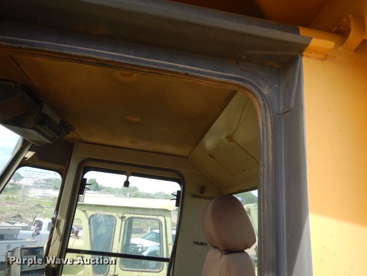 image for item GA9037 1997 Komatsu WA500-1LE  wheel loader