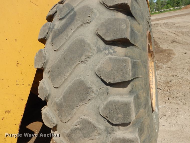 image for item GA9037 1997 Komatsu WA500-1LE  wheel loader