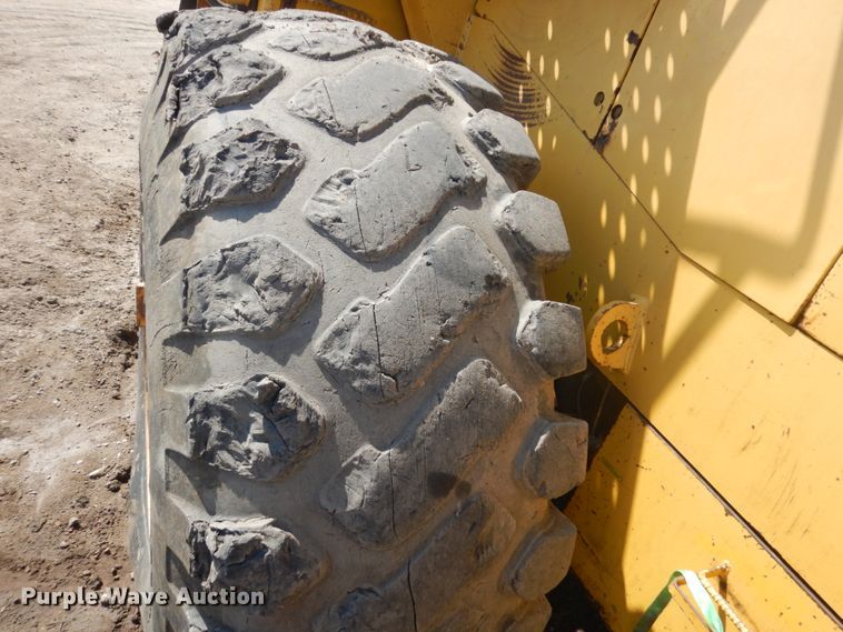 image for item GA9037 1997 Komatsu WA500-1LE  wheel loader