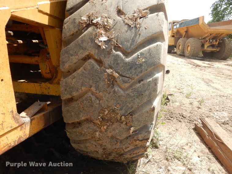 image for item GA9038 1975 Caterpillar 627B  conventional scraper