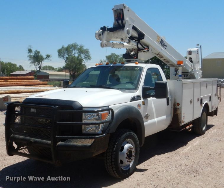image for item GA9040 2011 Ford F550 Super Duty  bucket truck