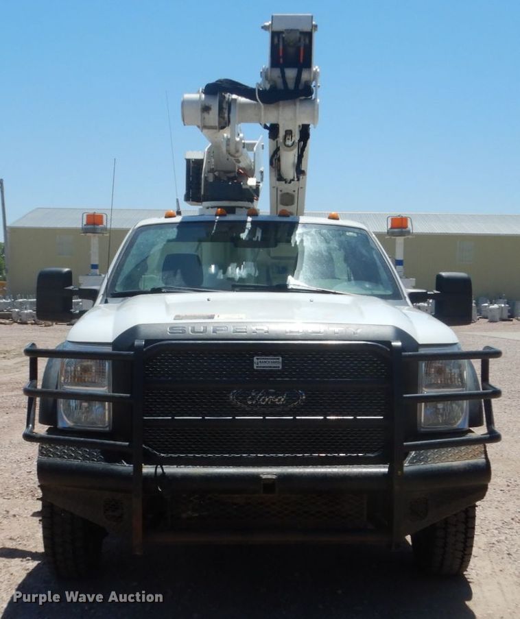 image for item GA9040 2011 Ford F550 Super Duty  bucket truck