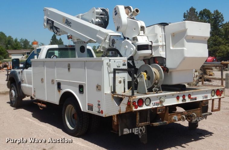 image for item GA9040 2011 Ford F550 Super Duty  bucket truck