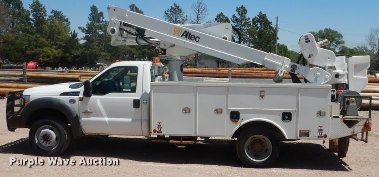image for item GA9040 2011 Ford F550 Super Duty  bucket truck
