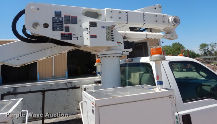 image for item GA9040 2011 Ford F550 Super Duty  bucket truck