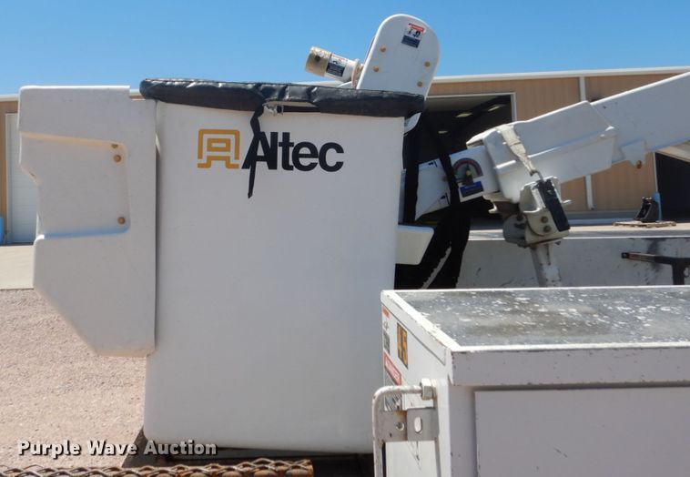 image for item GA9040 2011 Ford F550 Super Duty  bucket truck