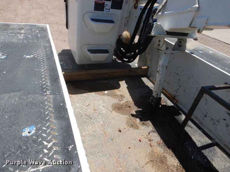 image for item GA9040 2011 Ford F550 Super Duty  bucket truck