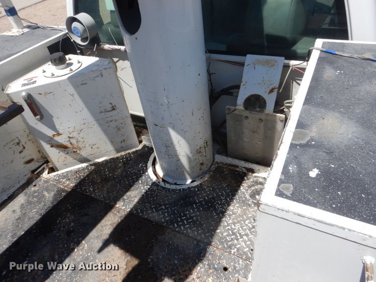 image for item GA9040 2011 Ford F550 Super Duty  bucket truck