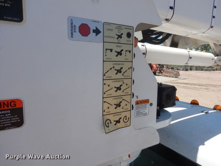 image for item GA9040 2011 Ford F550 Super Duty  bucket truck