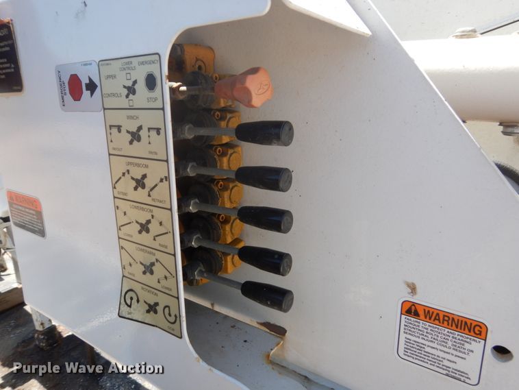 image for item GA9040 2011 Ford F550 Super Duty  bucket truck