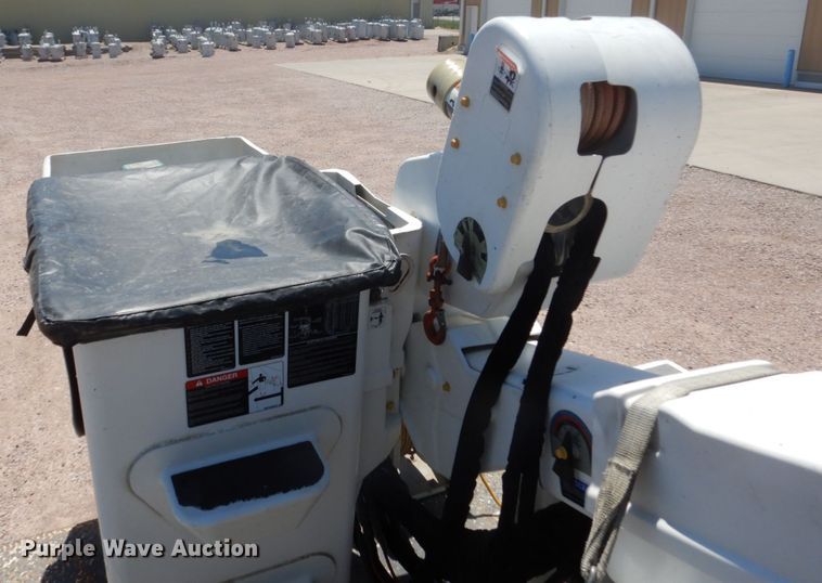 image for item GA9040 2011 Ford F550 Super Duty  bucket truck