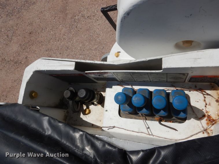 image for item GA9040 2011 Ford F550 Super Duty  bucket truck