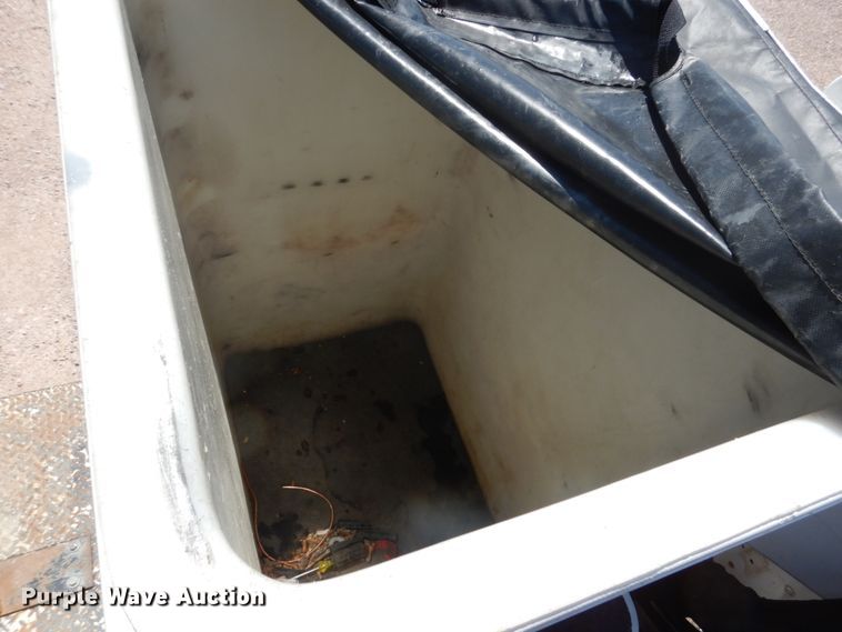 image for item GA9040 2011 Ford F550 Super Duty  bucket truck