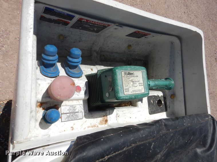 image for item GA9040 2011 Ford F550 Super Duty  bucket truck