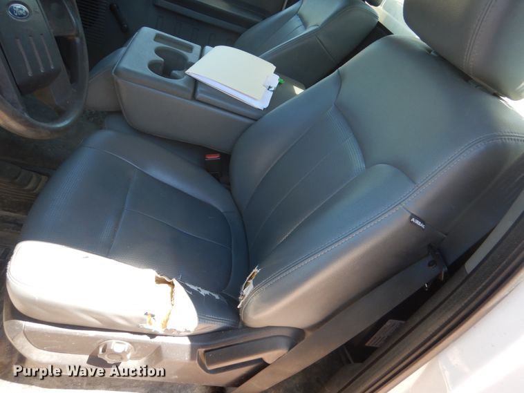 image for item GA9040 2011 Ford F550 Super Duty  bucket truck