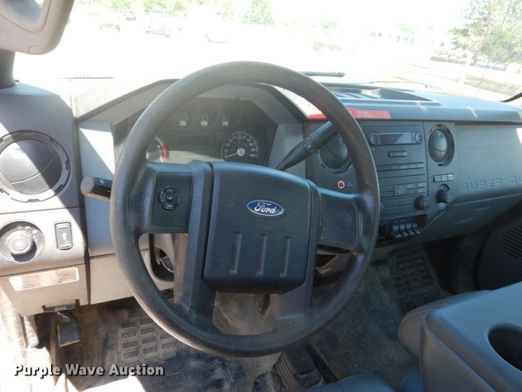 image for item GA9040 2011 Ford F550 Super Duty  bucket truck