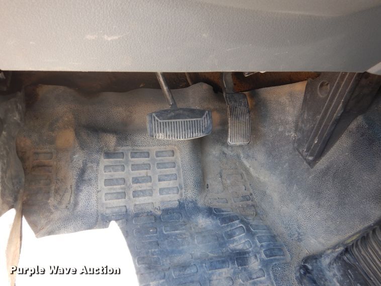 image for item GA9040 2011 Ford F550 Super Duty  bucket truck