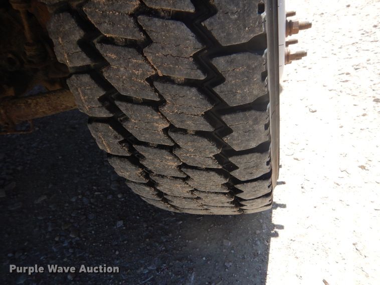 image for item GA9040 2011 Ford F550 Super Duty  bucket truck