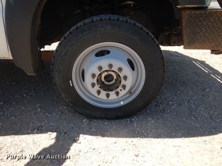 image for item GA9040 2011 Ford F550 Super Duty  bucket truck