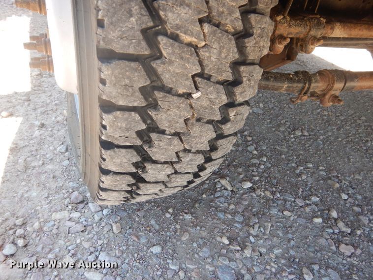 image for item GA9040 2011 Ford F550 Super Duty  bucket truck