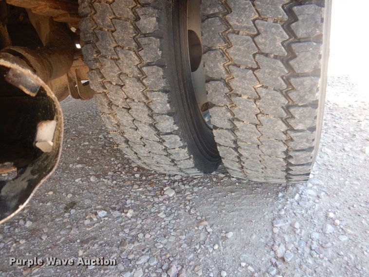 image for item GA9040 2011 Ford F550 Super Duty  bucket truck