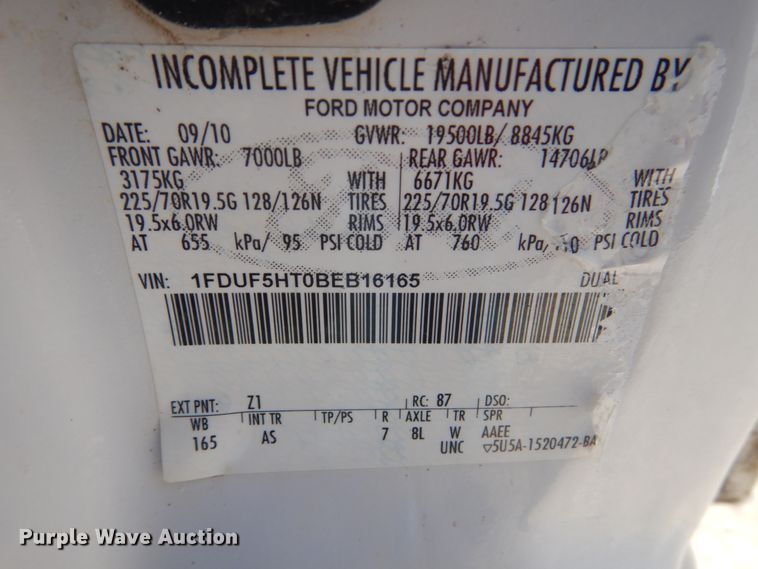 image for item GA9040 2011 Ford F550 Super Duty  bucket truck