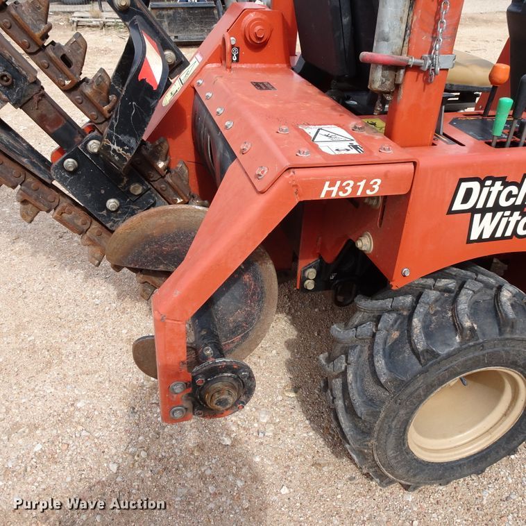 image for item GC9189 2013 Ditch Witch RT45  trencher