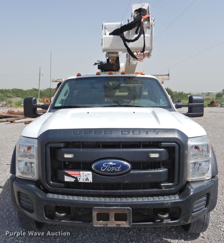 image for item GN9909 2016 Ford F550 Super Duty  bucket truck