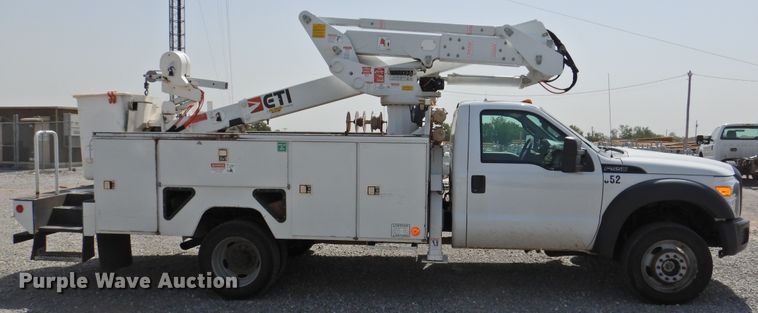 image for item GN9909 2016 Ford F550 Super Duty  bucket truck
