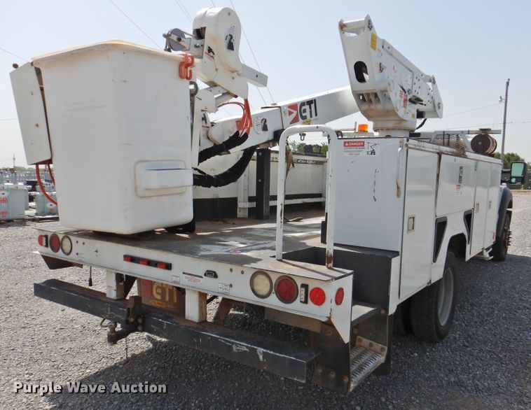 image for item GN9909 2016 Ford F550 Super Duty  bucket truck