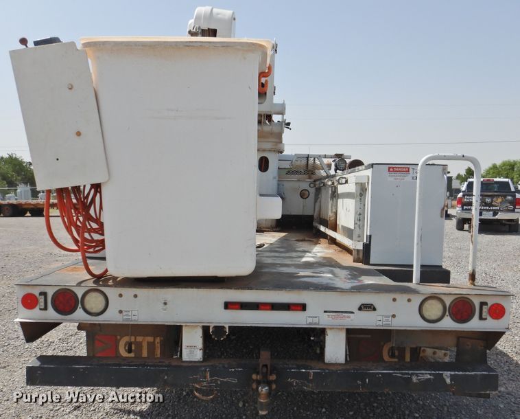 image for item GN9909 2016 Ford F550 Super Duty  bucket truck