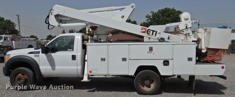image for item GN9909 2016 Ford F550 Super Duty  bucket truck