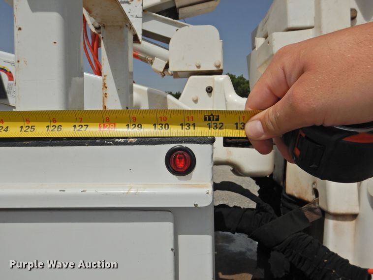 image for item GN9909 2016 Ford F550 Super Duty  bucket truck