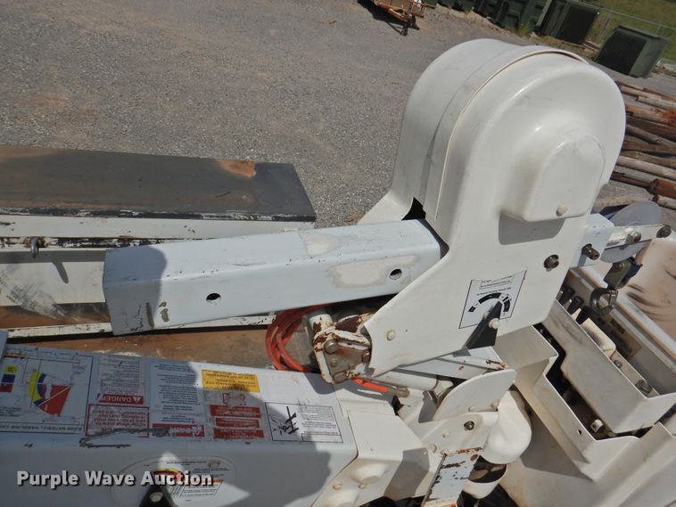 image for item GN9909 2016 Ford F550 Super Duty  bucket truck