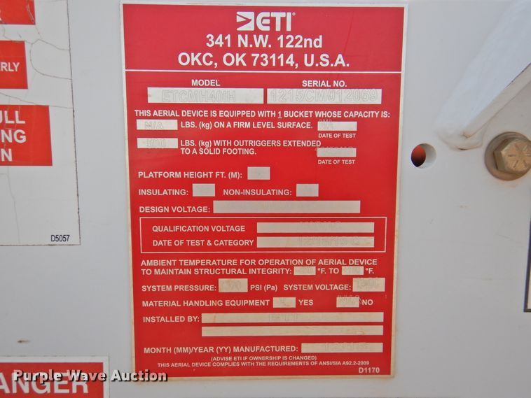 image for item GN9909 2016 Ford F550 Super Duty  bucket truck