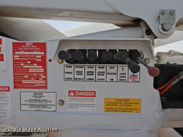 image for item GN9909 2016 Ford F550 Super Duty  bucket truck