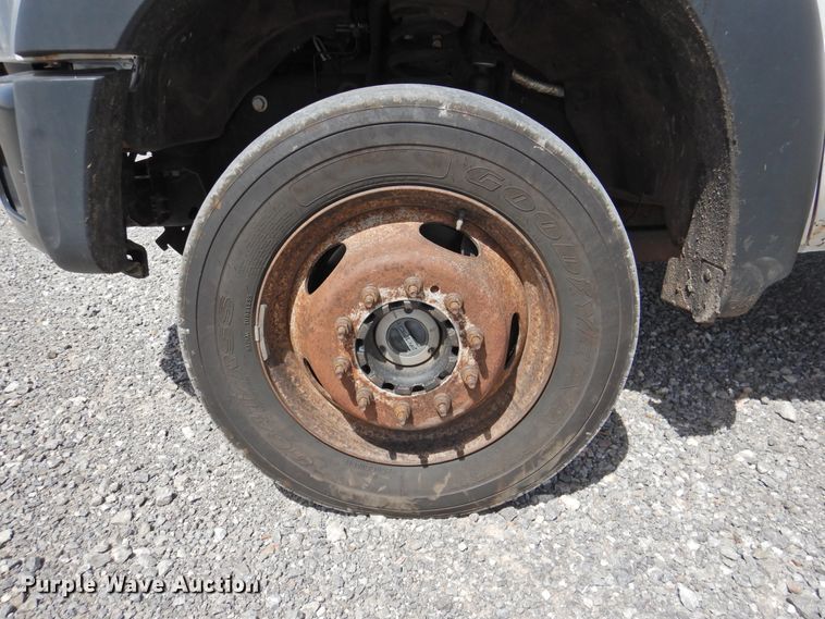 image for item GN9909 2016 Ford F550 Super Duty  bucket truck