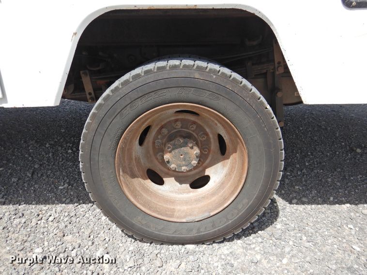 image for item GN9909 2016 Ford F550 Super Duty  bucket truck