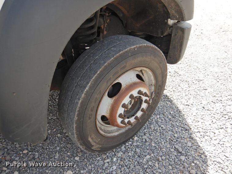 image for item GN9909 2016 Ford F550 Super Duty  bucket truck