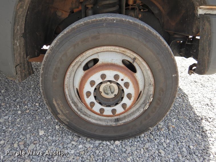 image for item GN9909 2016 Ford F550 Super Duty  bucket truck