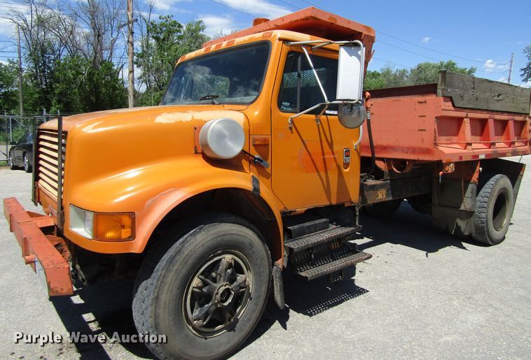 image for item GQ9021 1991 International 4900   dump truck