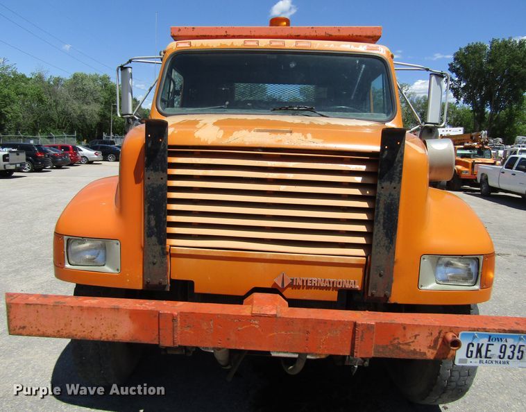 image for item GQ9021 1991 International 4900   dump truck