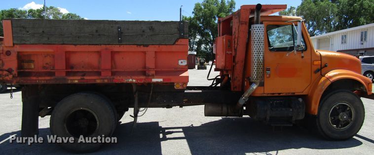 image for item GQ9021 1991 International 4900   dump truck