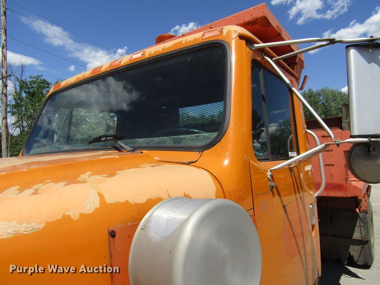 image for item GQ9021 1991 International 4900   dump truck