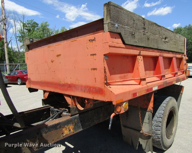 image for item GQ9021 1991 International 4900   dump truck