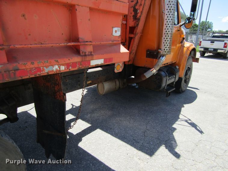 image for item GQ9021 1991 International 4900   dump truck