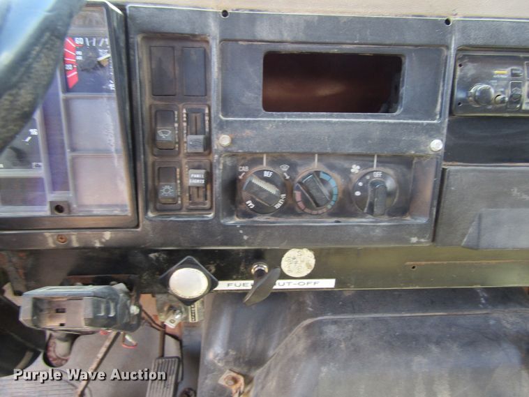 image for item GQ9021 1991 International 4900   dump truck