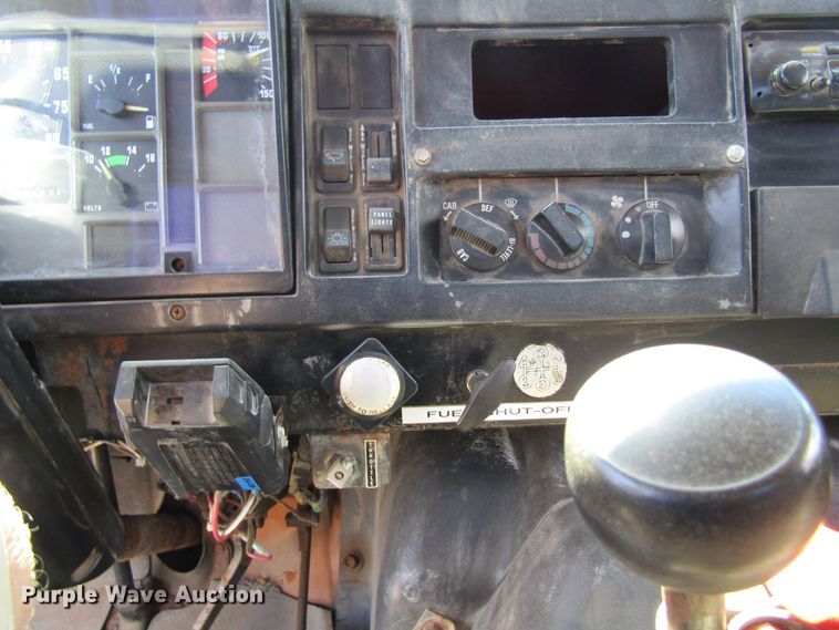 image for item GQ9021 1991 International 4900   dump truck