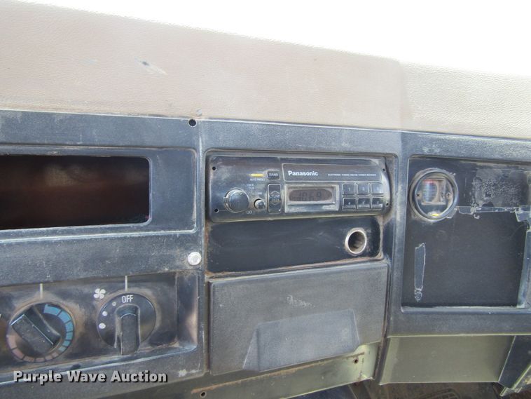 image for item GQ9021 1991 International 4900   dump truck